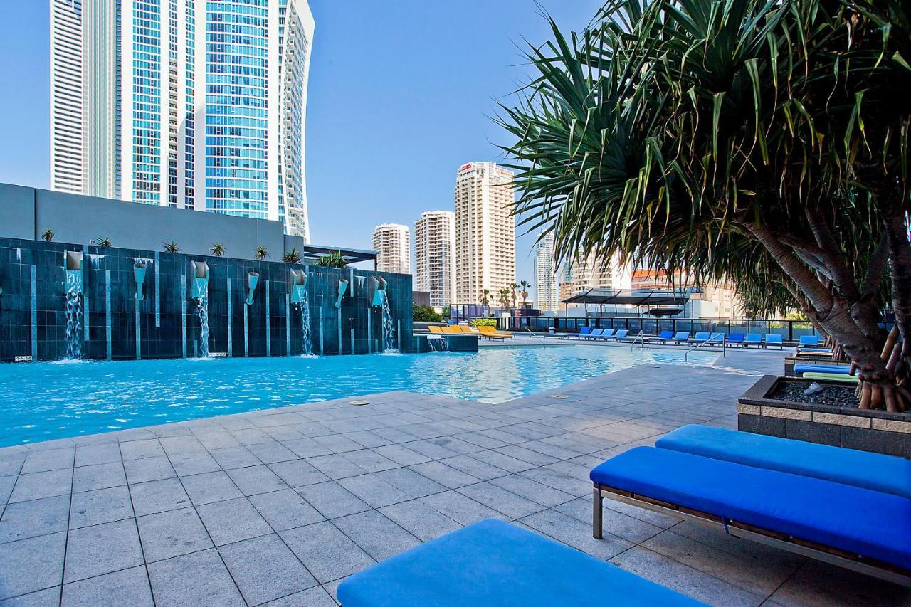 Circle On Cavill By Vaun Aparthotel Gold Coast Bagian luar foto