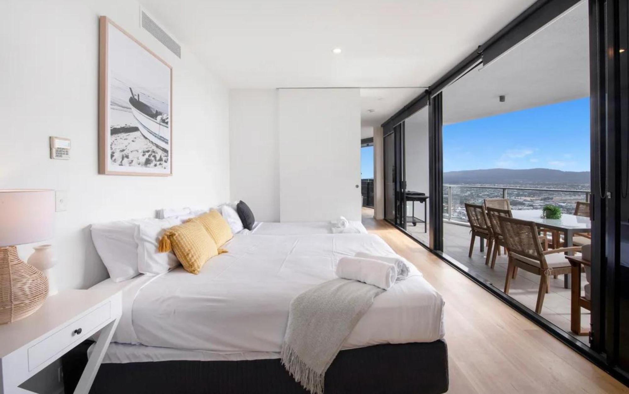Circle On Cavill By Vaun Aparthotel Gold Coast Bagian luar foto
