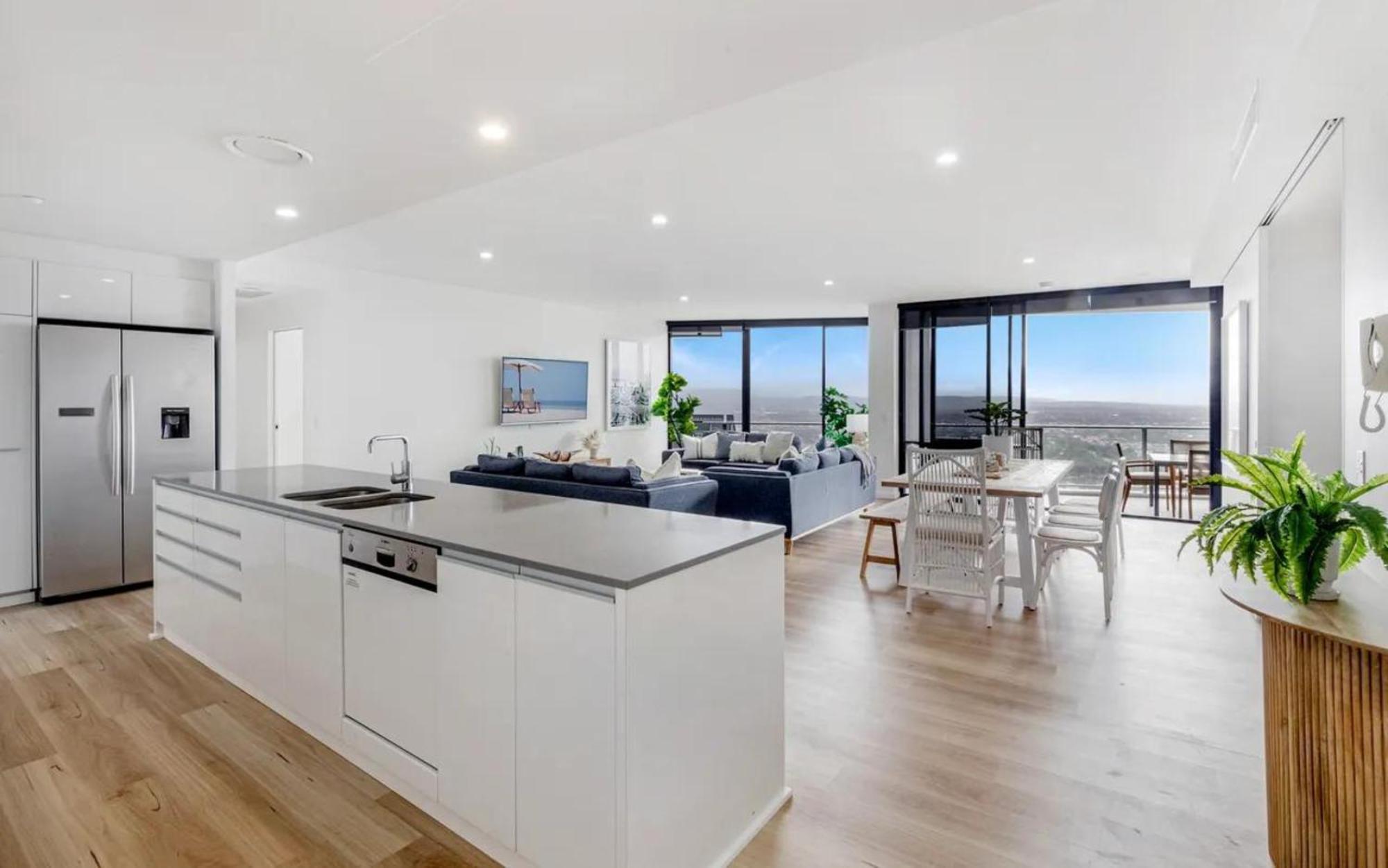 Circle On Cavill By Vaun Aparthotel Gold Coast Bagian luar foto