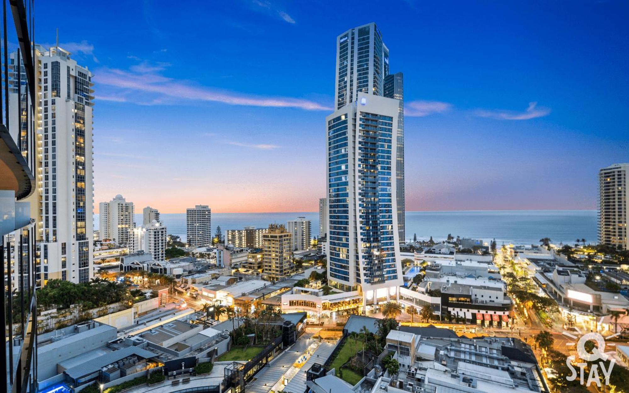 Circle On Cavill By Vaun Aparthotel Gold Coast Bagian luar foto