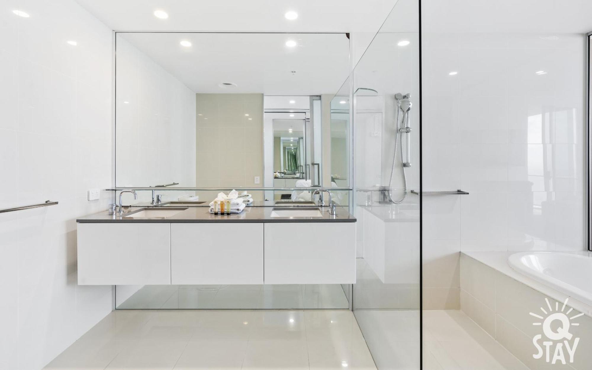 Circle On Cavill By Vaun Aparthotel Gold Coast Bagian luar foto