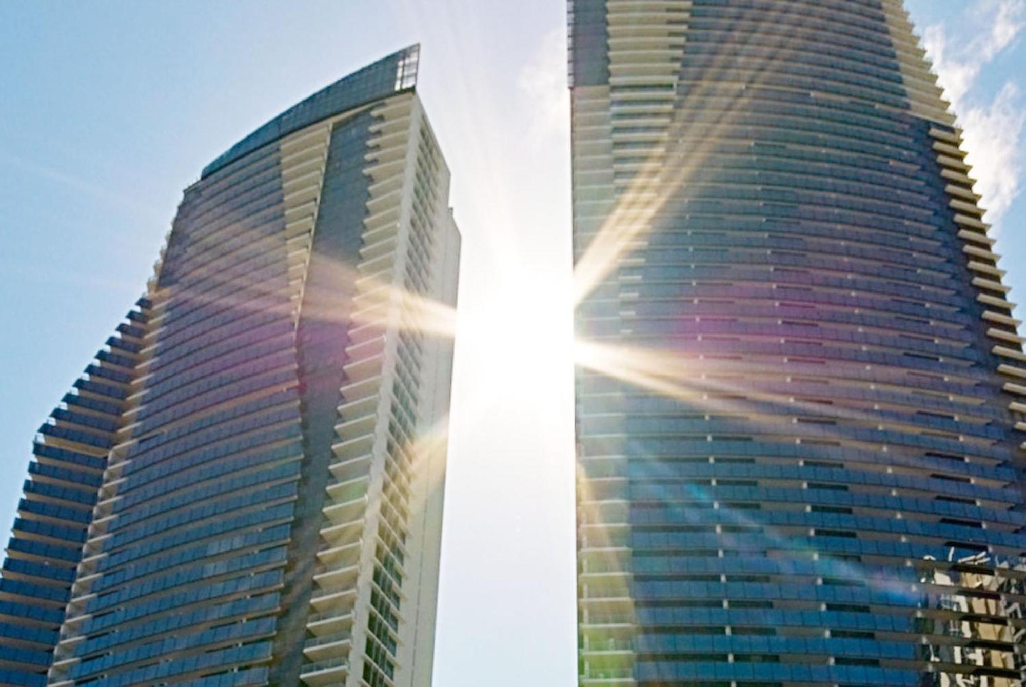 Circle On Cavill By Vaun Aparthotel Gold Coast Bagian luar foto